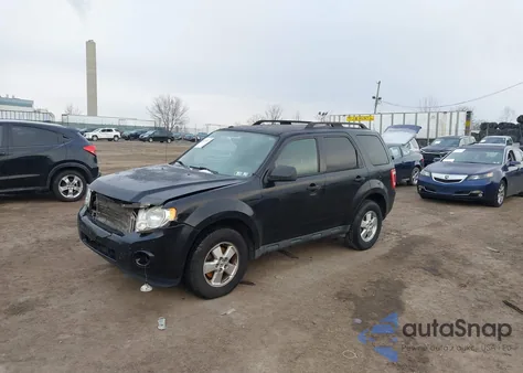 2010 Ford Escape Xlt z USA, uszkodzony, nr VIN 1FMCU9DG7AKC23215